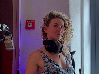 AnnPhie mit ihrem Solo-Kabarett-Programm